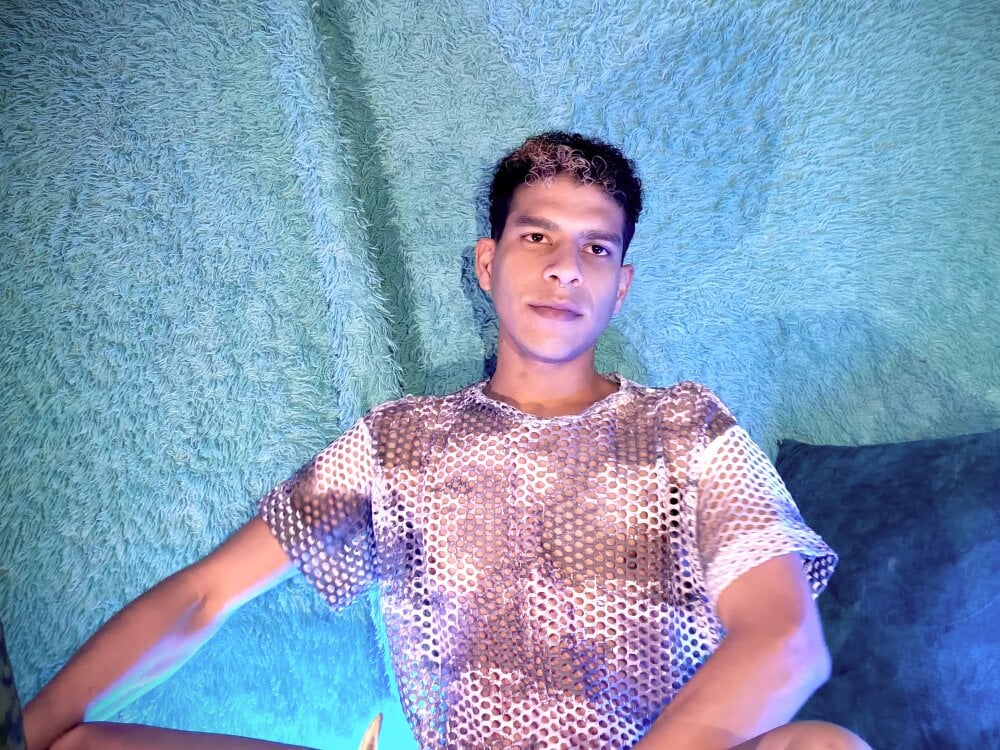 ethan_boyy from stripchat