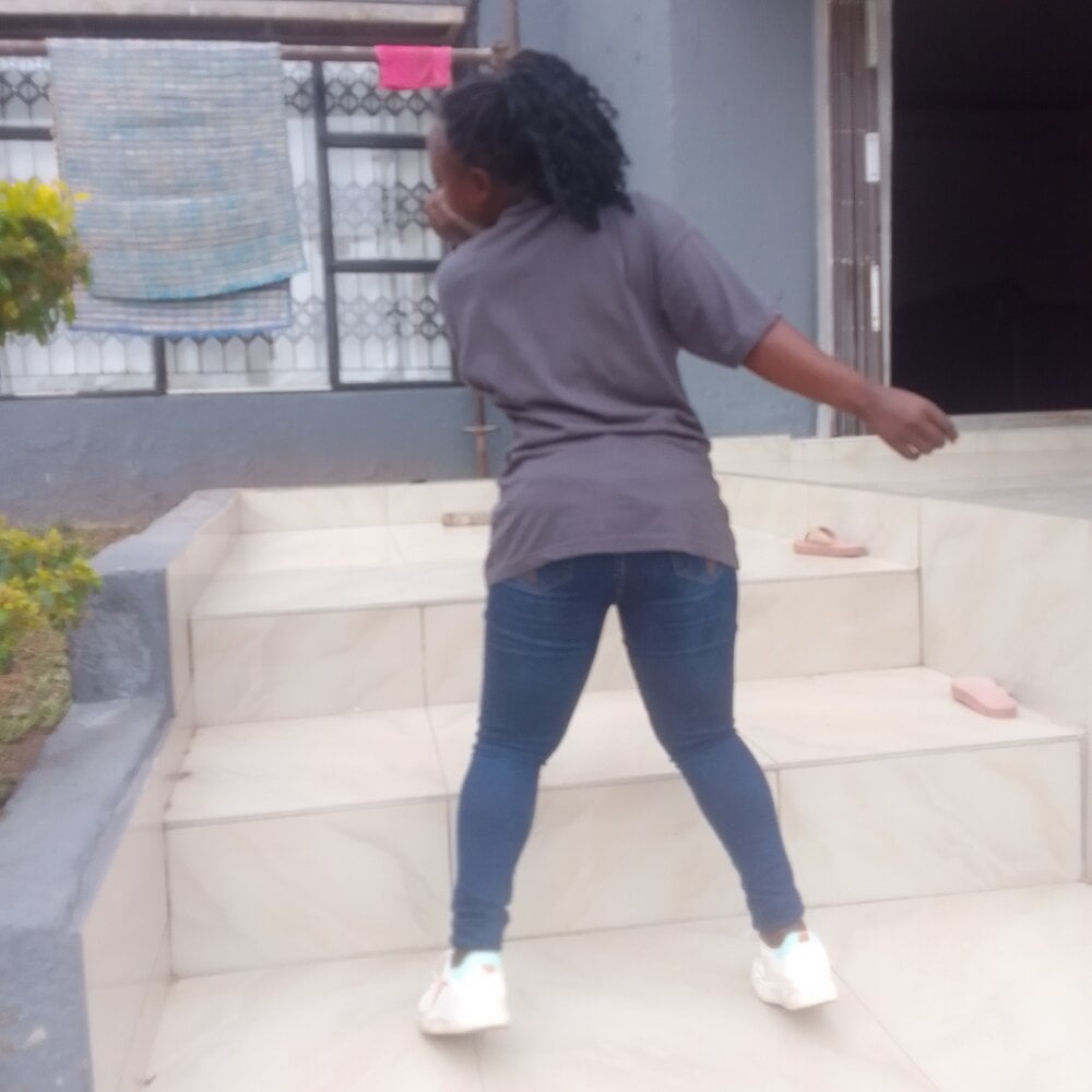 stripchat yourshortgirl