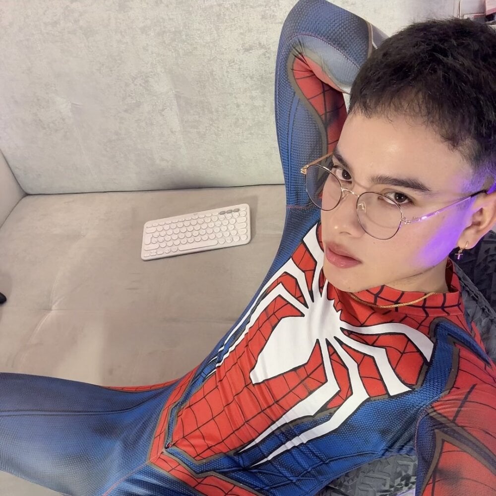 young_ben from stripchat