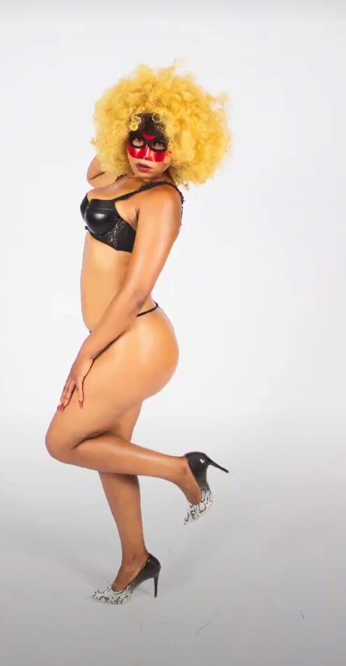 _KinkyMiss_