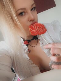 Lexy989's Offline Chat Room