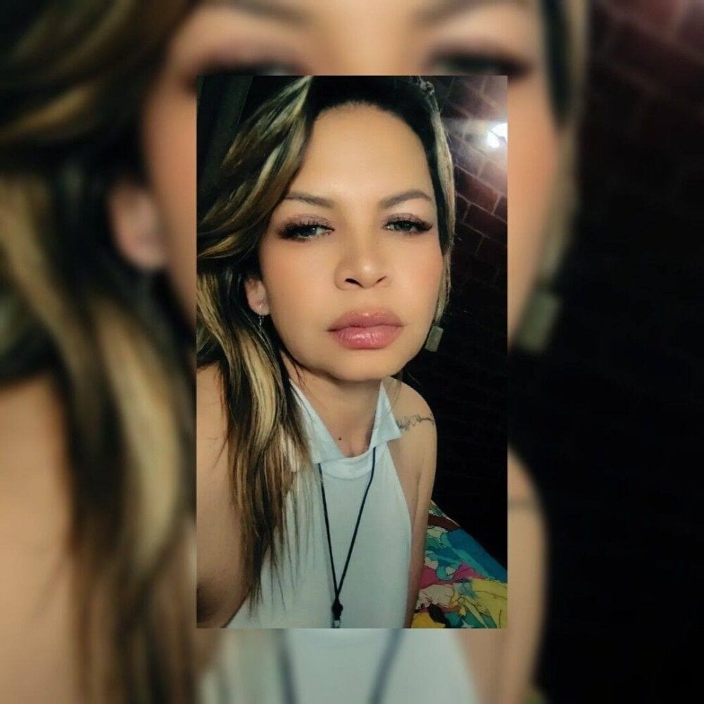 latinamature_ from stripchat
