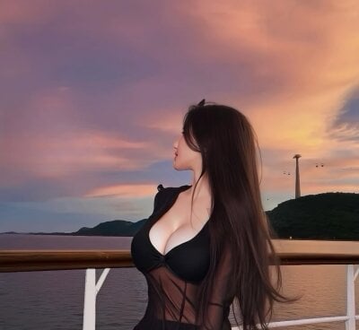 Lisa-Mina - asian handjob