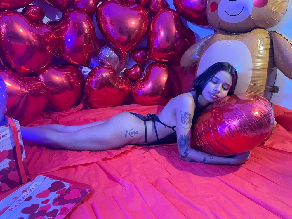 Cam girl sweetebony_33