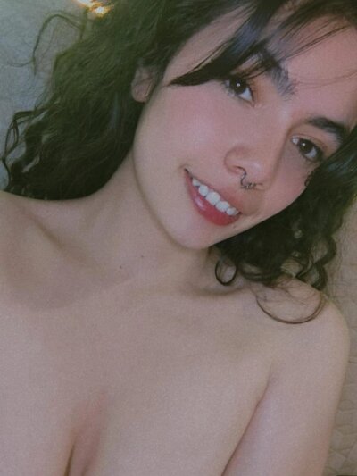 Emily_Saez1