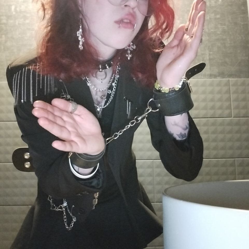 NoelleGothicShadow profile