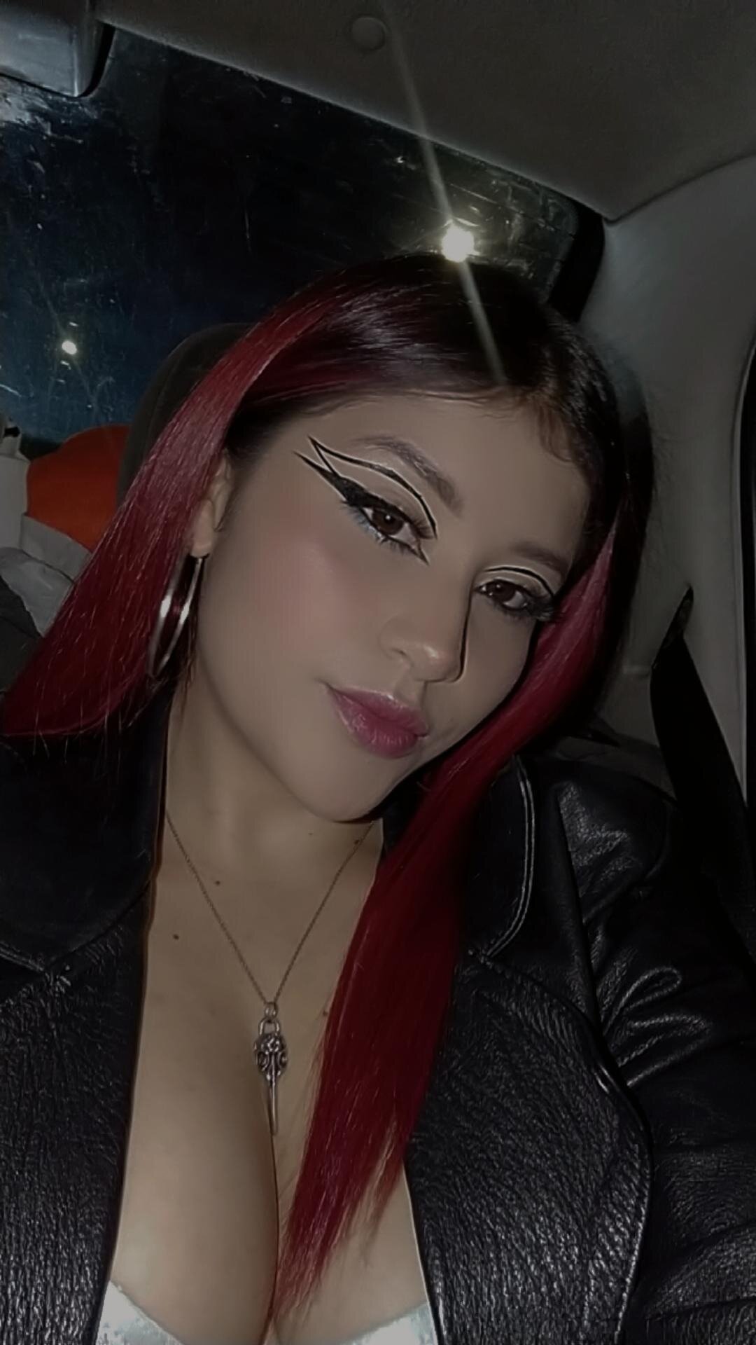Sweet_Ari28