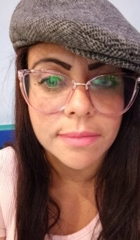 Femalefatal's Offline Chat Room