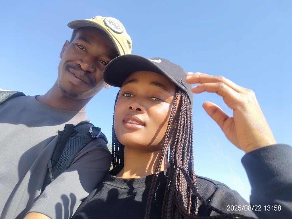 Watch BrownRoxxane6 live on cam on StripChat