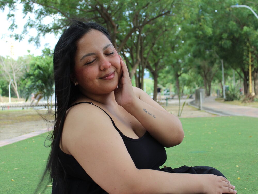 chatnmate.com evangeline_2 livesex profile in latin cams