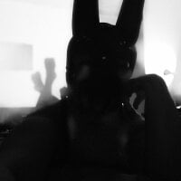 teenyweenypinkpussy's Offline Chat Room