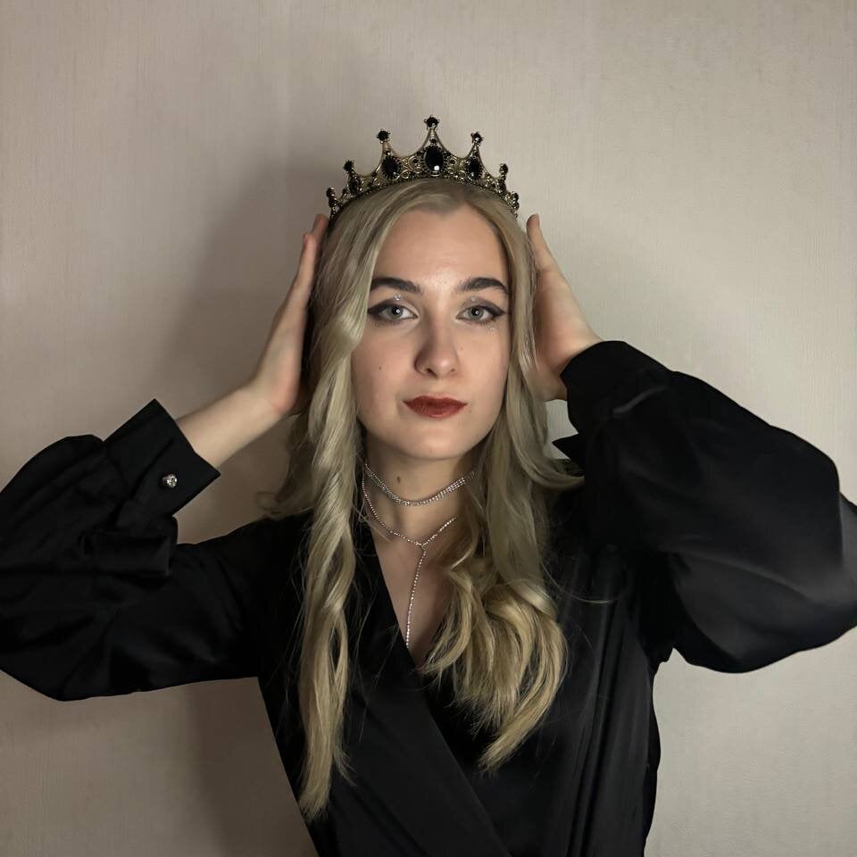 EsmaDwight profile