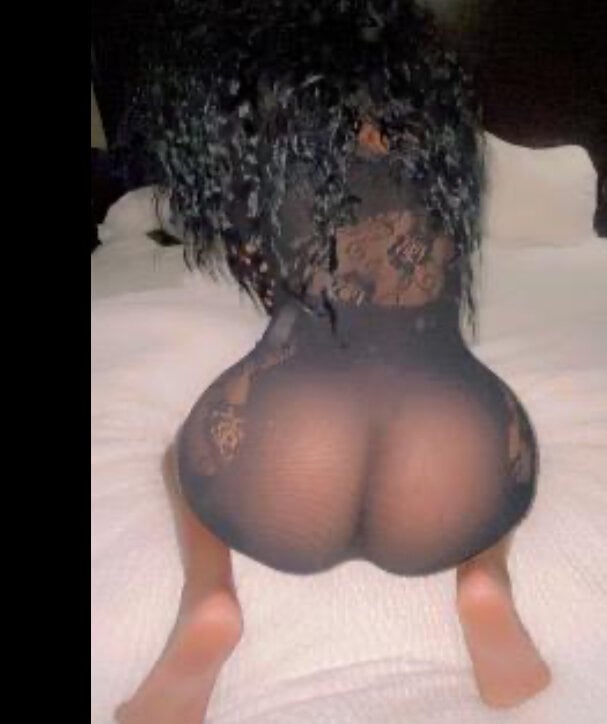 sexlivecamsites.com pacbabydoll livesex profile in in-your-head-and-dreams cams