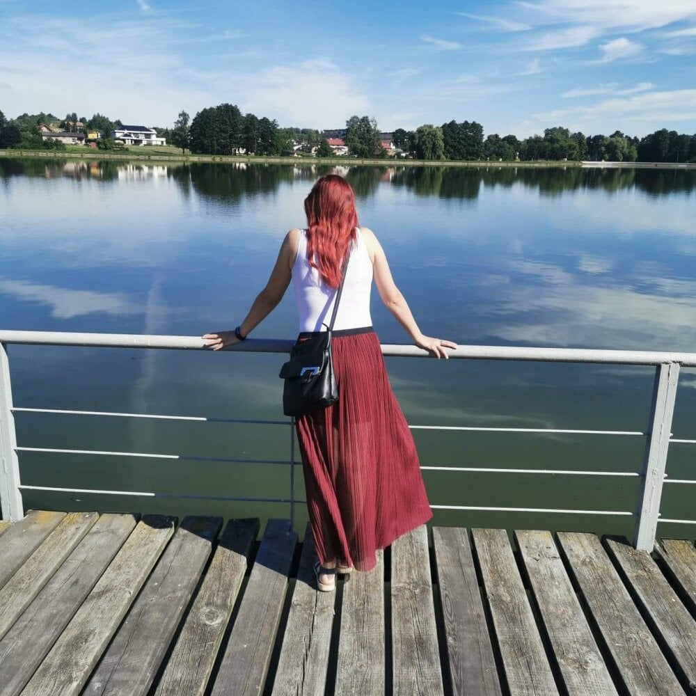 Marie1992PL live cam model at StripChat