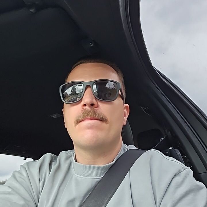 ozone1992's Offline XXX Chat