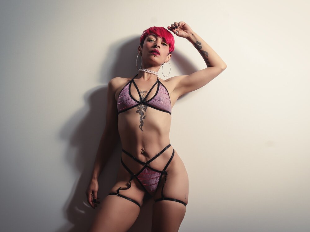Keila_hot_