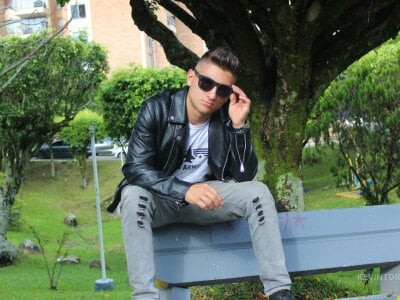 KevinToronto Male New Free Cam Nude