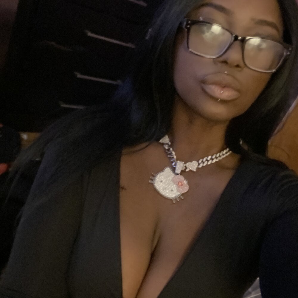 BabyKatxo's Offline XXX Chat