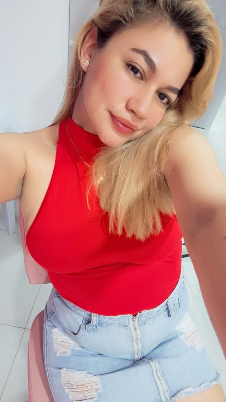 mia_blonde1