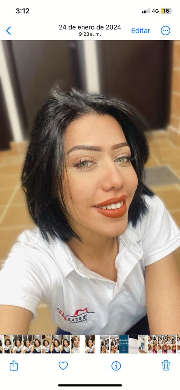 Zoe_Bakerr