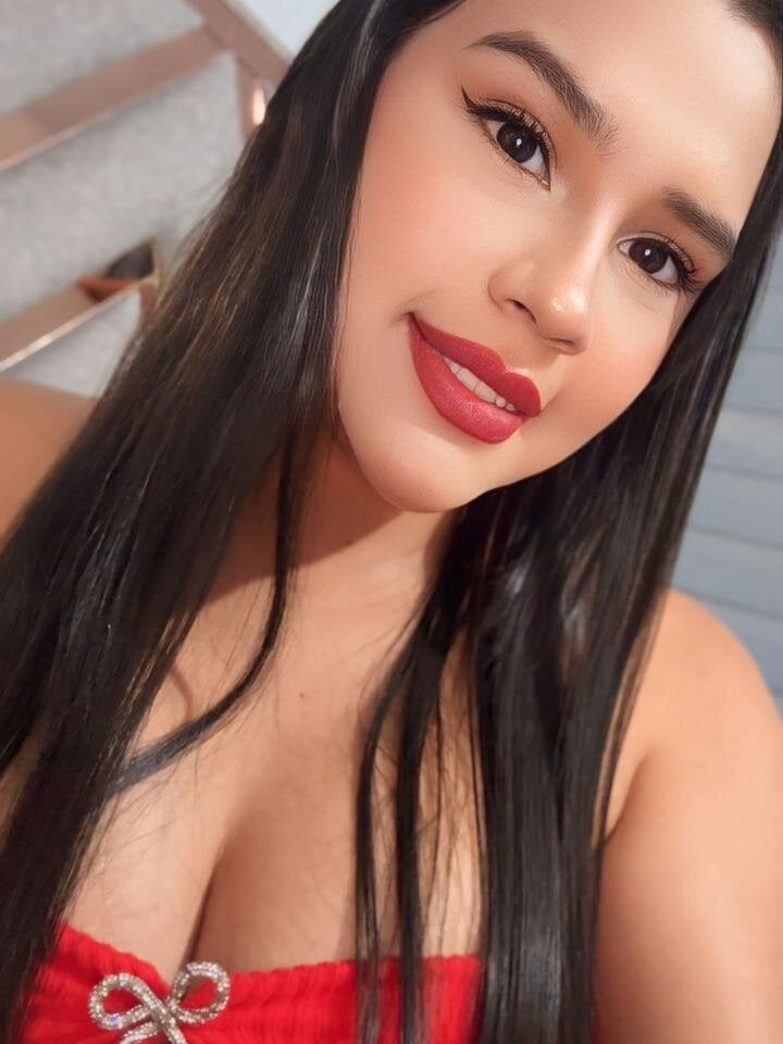 iluvcams.com elizagomez1 livesex profile in your-look-sets-my-desire-on-fire-and-awakens-my-wildest-instincts cams