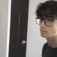 JoyBoy2003j's webcam live show