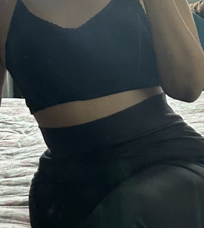 SOFIIYAA live cam model at StripChat