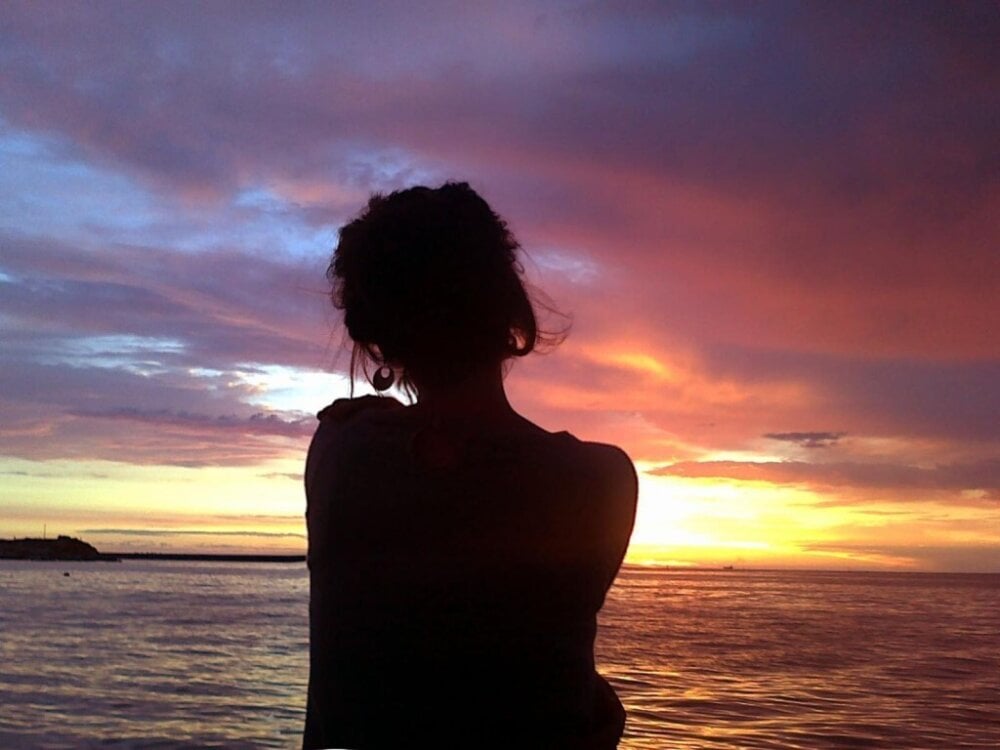 livesex.fan magdalavezzo livesex profile in on-ur-lap cams