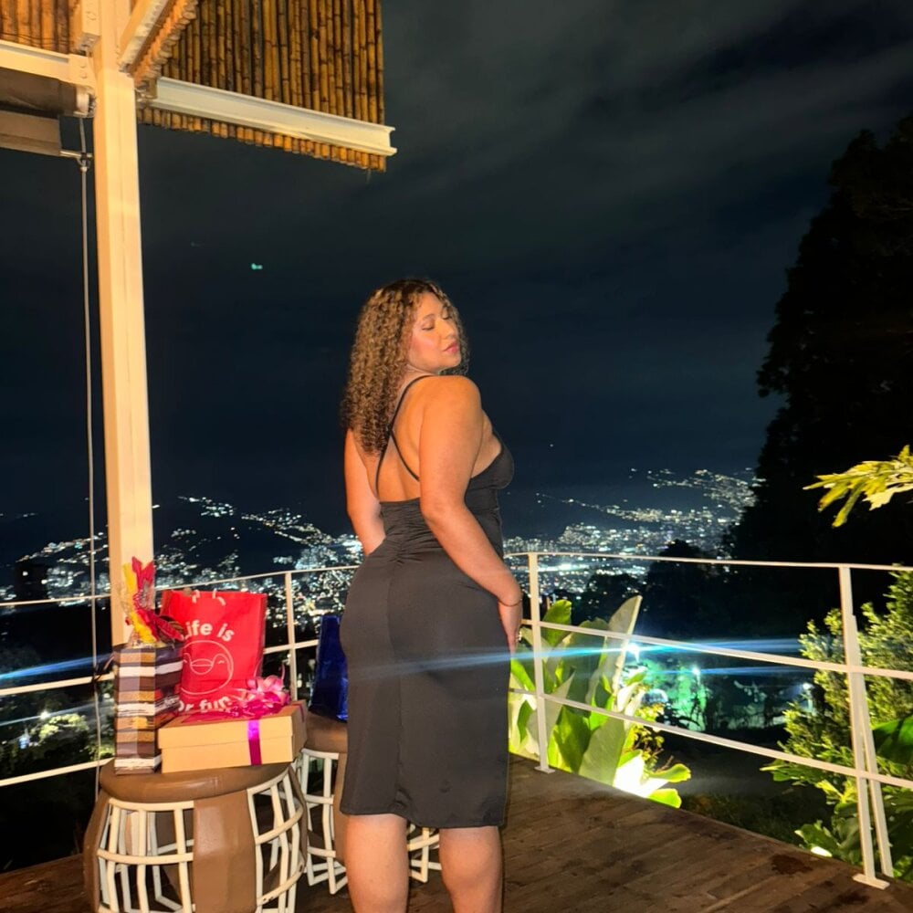 stripchat adorable_maria webcam profile pic via sexcityguide.com