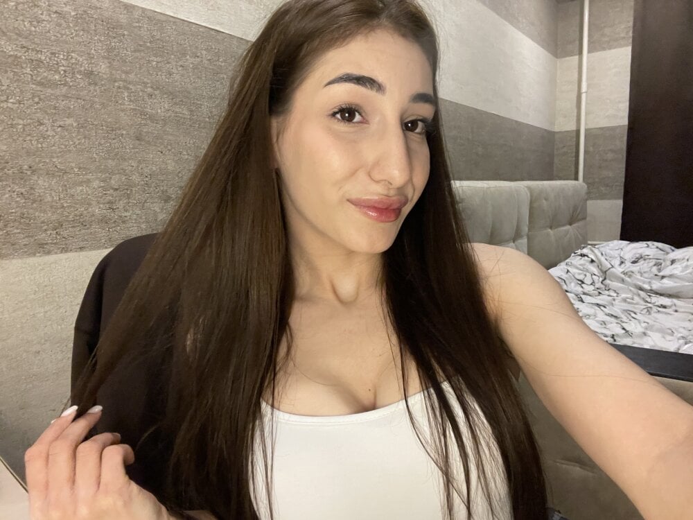 myliveeroticcams.com evamm13 livesex profile in trimmed cams