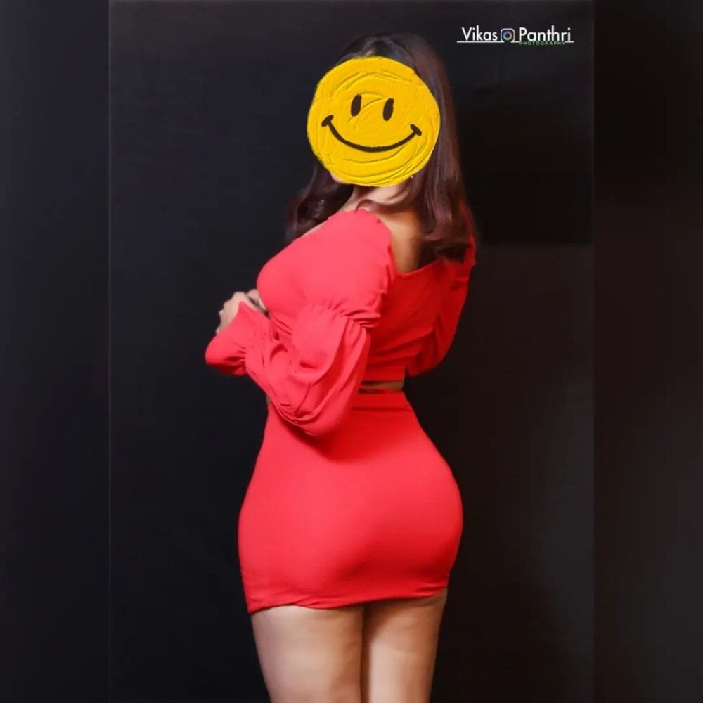 EVELEEN_KAUR19 live cam model at StripChat