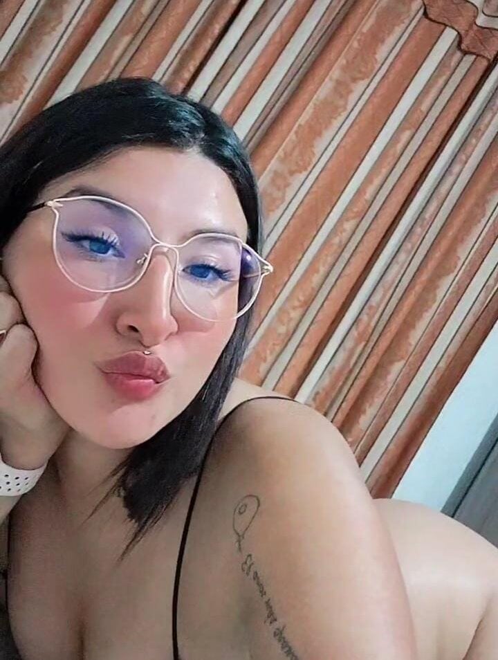 danna_white11's most recent online preview