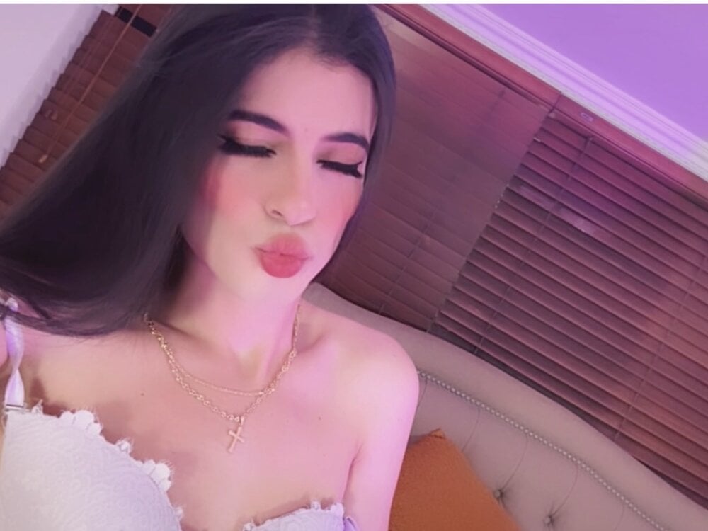lucyansex from stripchat