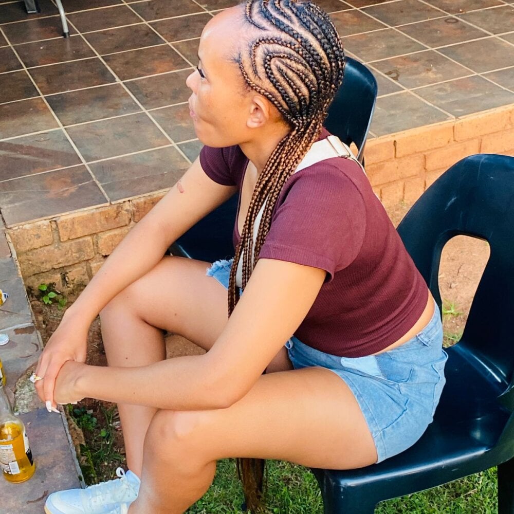 Sassy_S Offline XXX-chat