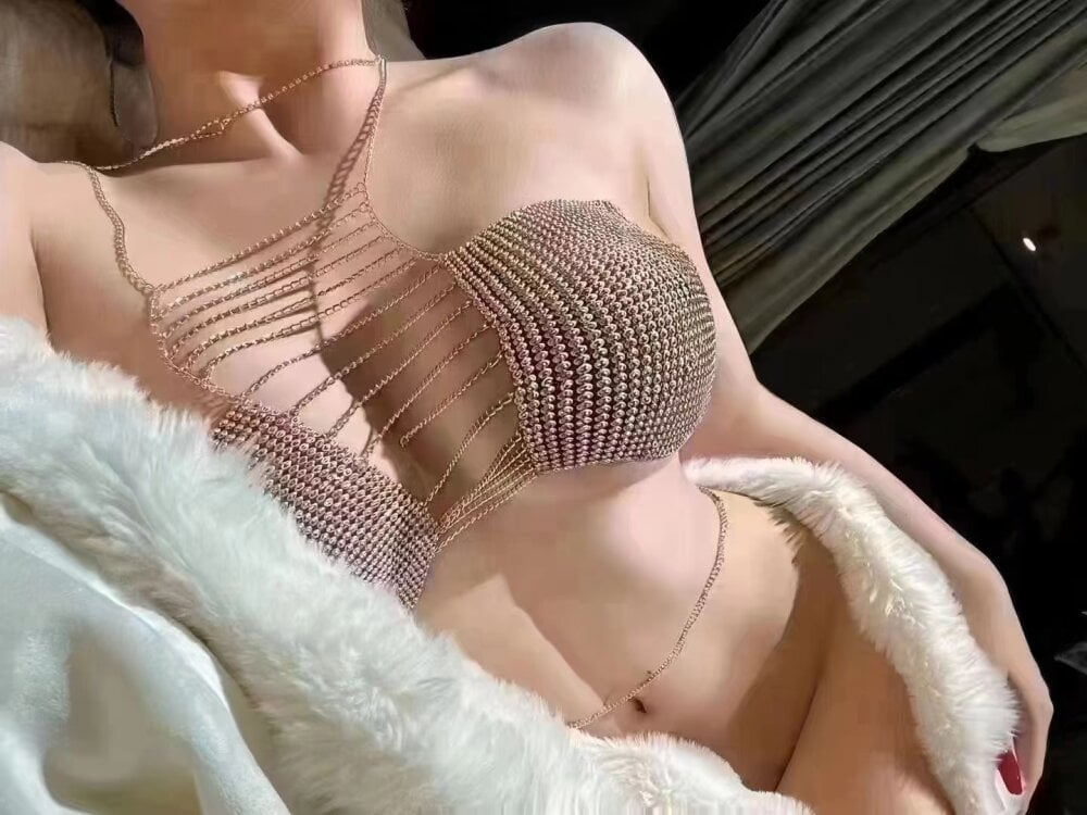 AntonellaQueen nude on cam A
