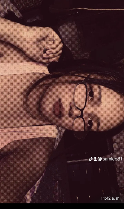 Sofi_lii Female Bigtitsanal Live Webcam Strip
