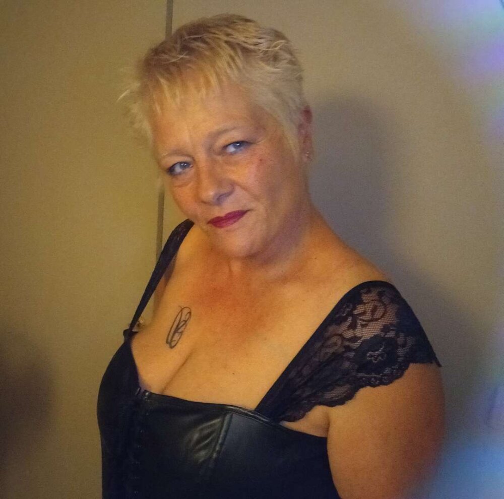 Live sex webcam photo for SoDi_Love #289895240