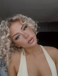 MilkMaid20's Offline Chat Room