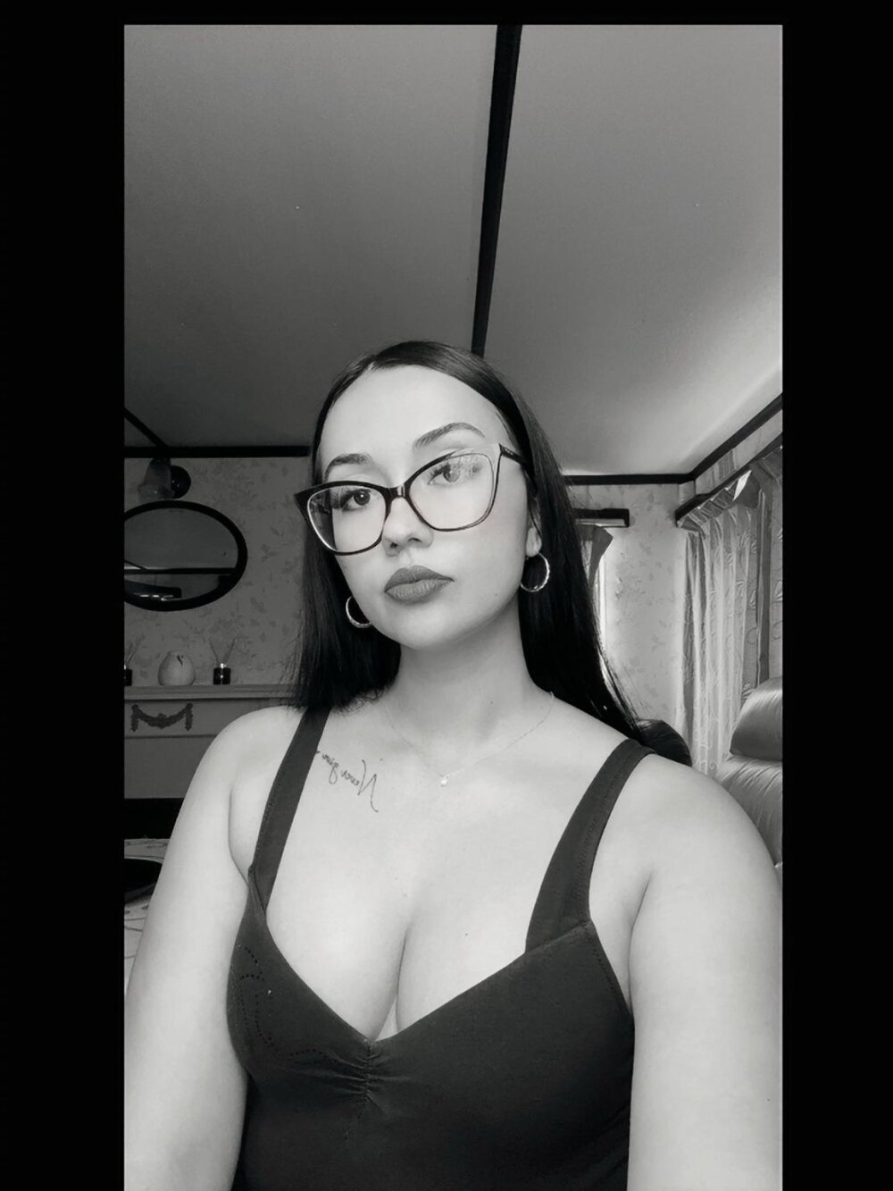 watchgirlcam.com rellykovalenko livesex profile in geolocation-is-turned-off-use-your-imagination cams