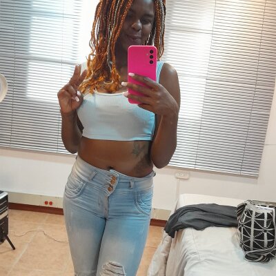 Emily_Redrose Avatar