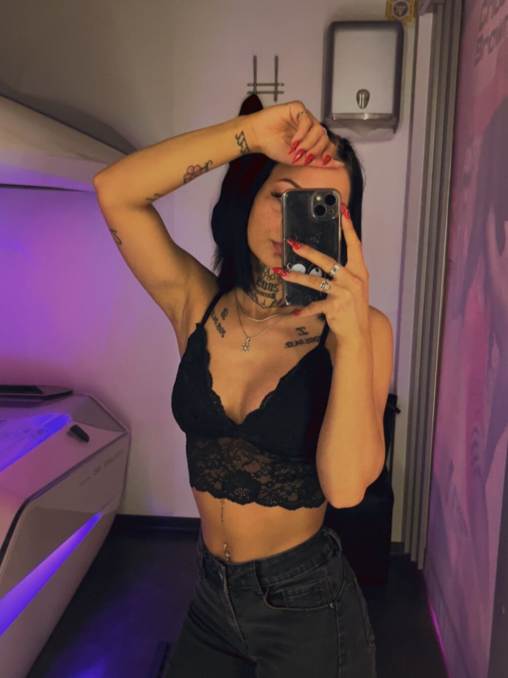 myliveeroticcams.com lusi017 livesex profile in brown-hair cams