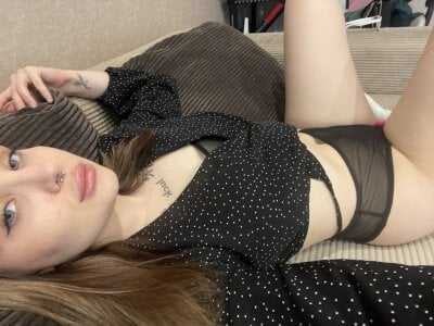 adult sex webcam Helga Meow