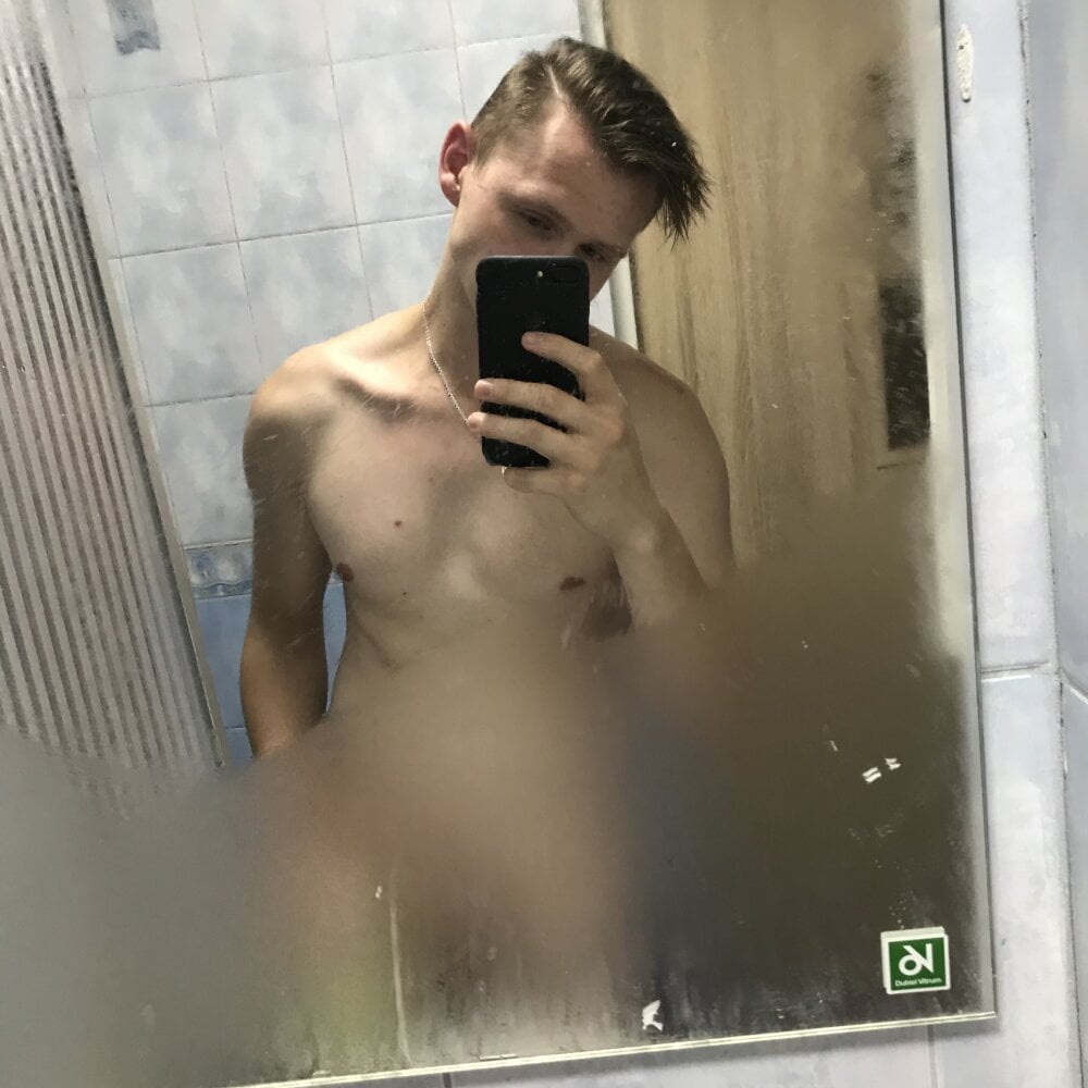 allxbee from stripchat