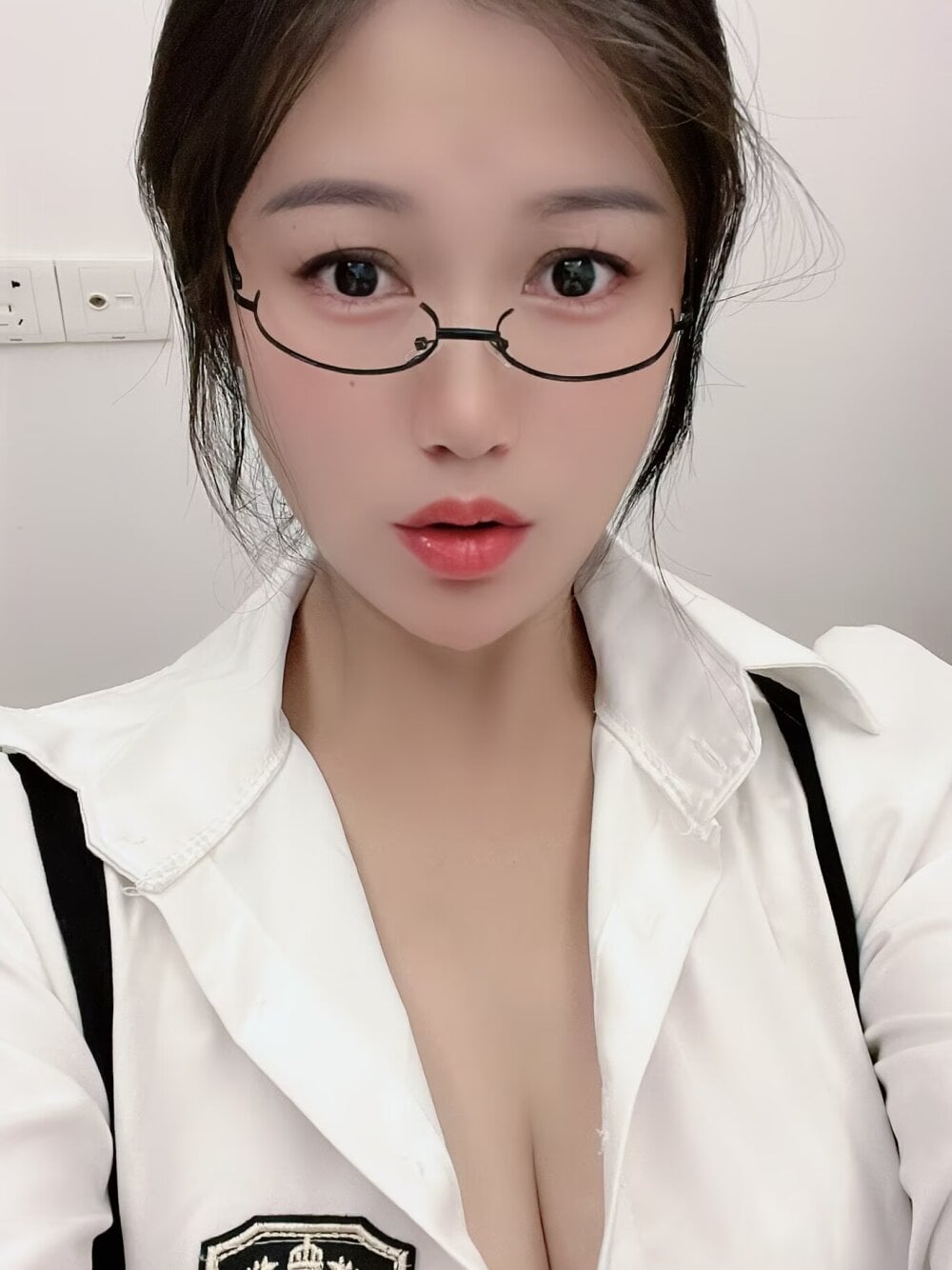 dongguan-girl webcam profile - British