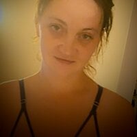 SgLisanicole's Offline Chat Room