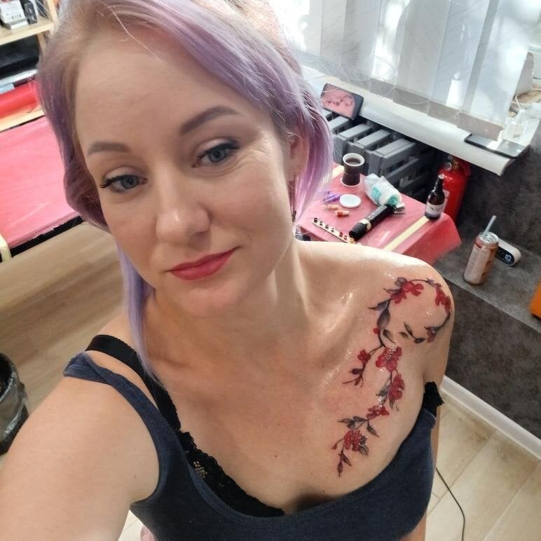 Live sex webcam photo for Tina_Alev #290221596