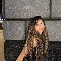 creamxcummie's webcam live show