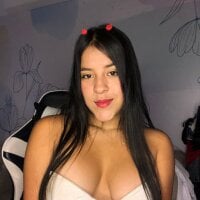 vanelophe_corzo's Offline Chat Room