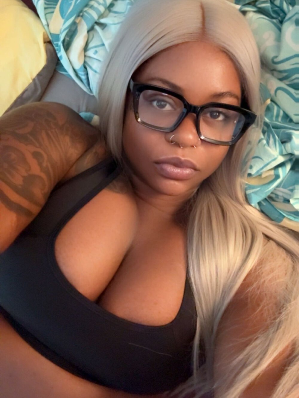 ShesXclusive_'s Offline XXX Chat