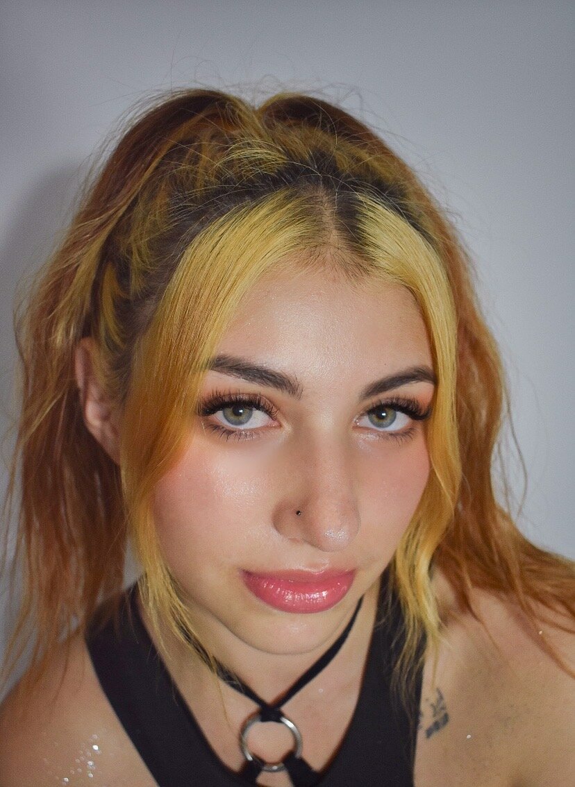 Lissa_hot-